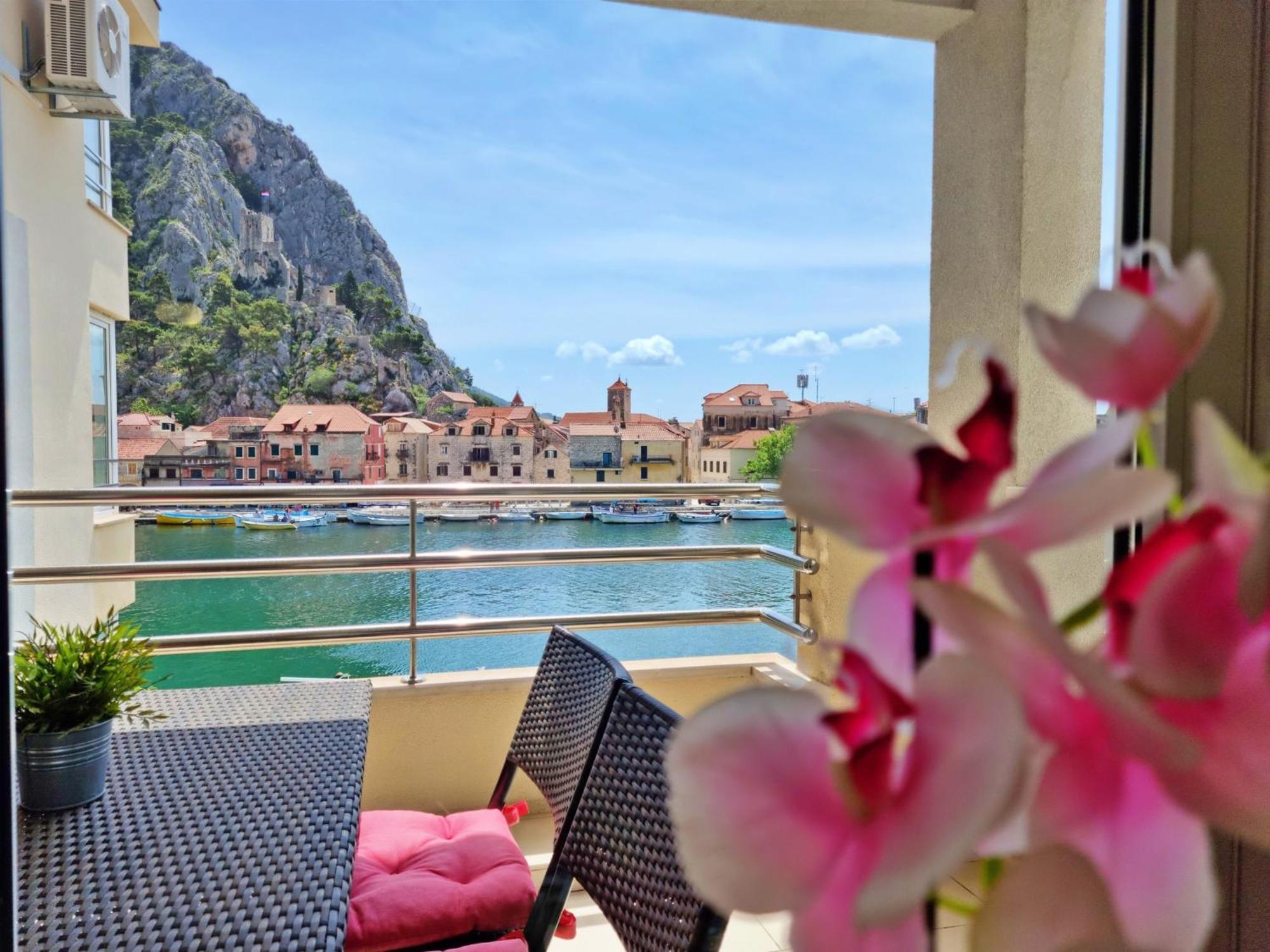 Ferienwohnung Mitra Zonata Blue Omiš Exterior foto