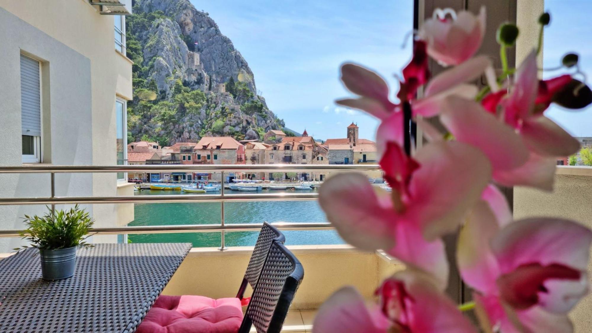Ferienwohnung Mitra Zonata Blue Omiš Exterior foto